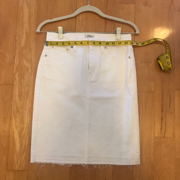π€π€π€πHP 1/12/22ππ€π€π€J. Crew White Denim Pencil skirt, Size 25 - Picture 5 of 6